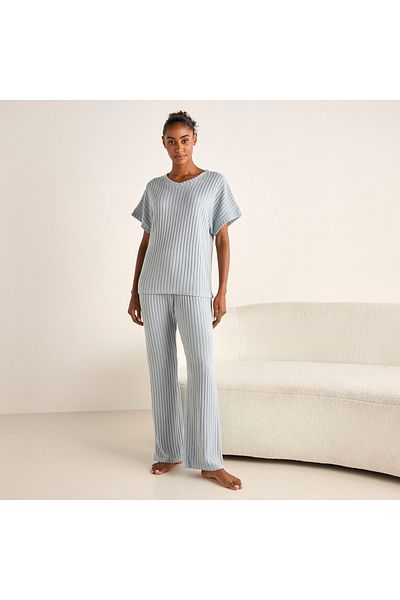 FAV Ribbed V-neck Top and Elasticated Pyjama Set