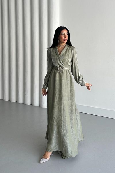 MAY MARA ROCHIE DE SEARĂ DETALIE CU DOUĂ PIEPTURI DE FEMEI