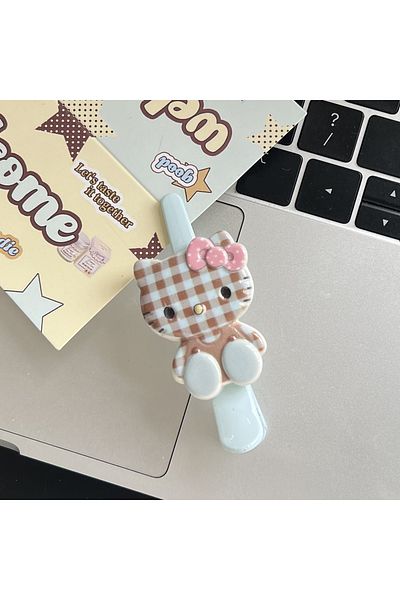 Choice 4 2025 New Large Size Lattice Hello Kitty Hairpin Sanrio Cute Girl Bangs Side Barrette Makeup Tools.