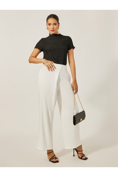 Styli بنطال مستقيم الخصر بقصة عالية مع تفاصيل حزام خصر متقاطع