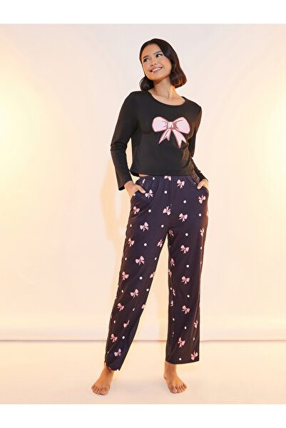 Take Two By Styli Bow Print Round Neck T-Shirt & Pyjama Set