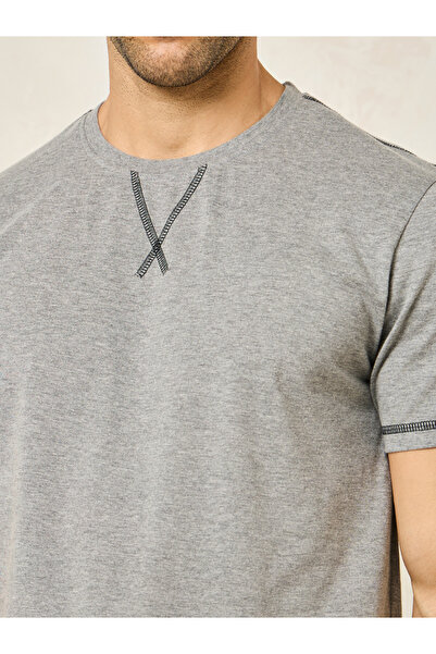 Styli Contrast Stitch Crew Neck T-Shirt & Shorts Set