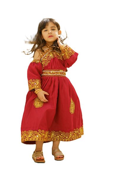 outline Luxurious red children's jalabiya with elegant gold embroidery