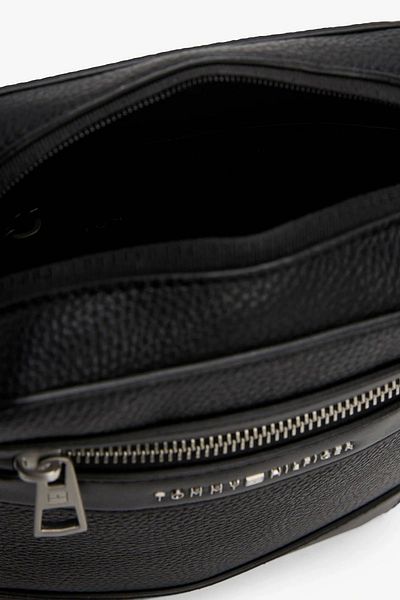 Tommy Hilfiger Men's Pebble Grain Black Reporter Bag