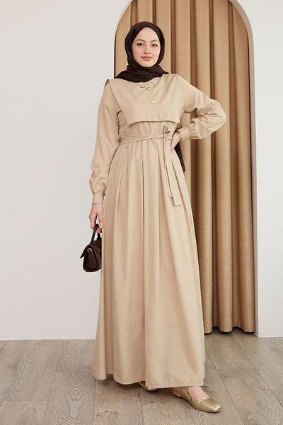 InStyle Beigefarbenes Bolero-Kleid mit Knopfdetail