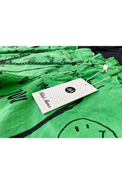 Hilal Akıncı Kids Căști pentru fete, tricou negru imprimat, blugi cu lanț, cu scris, Capri, fără pălărie, set de 2 piese