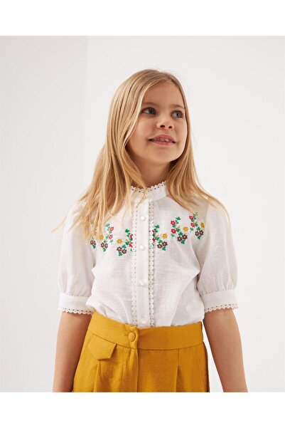 Hilal Akıncı Kids Girl's Embroidery Detailed Pearl Buttoned White Shirt Ornamental Pocket Fabric Covered Buttoned Trousers 2-Piece Jewelry