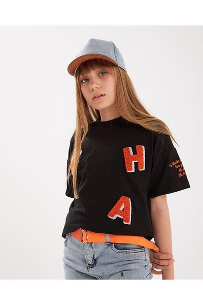 Hilal Akıncı Kids Girl's Süzene Embroidered T-Shirt with Ripped Detail Colorful Belt Denim Shorts Hat Set of 4