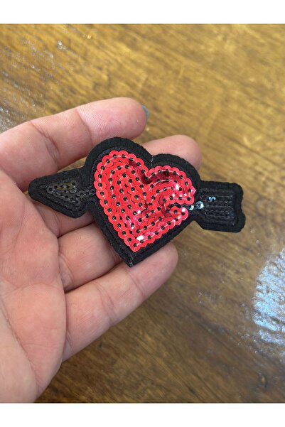 Gönülden Tasarım 8X5 CM ÜTÜ İLE YAPIŞAN KIRMIZI PAYETLİ KALP ARMA DİKİŞ APLİKE