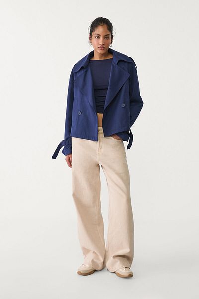 Stradivarius Short double-breasted trench coat