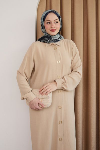 InStyle مجموعة مزدوجة من Ayrobin باللون البيج مع أزرار كبس مربعة