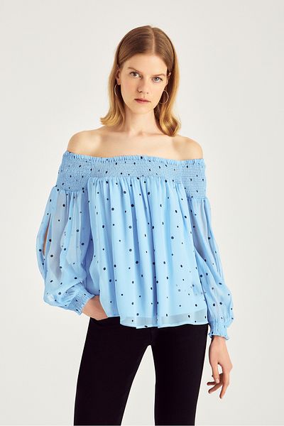Naramaxx Madonna Collar Blouse
