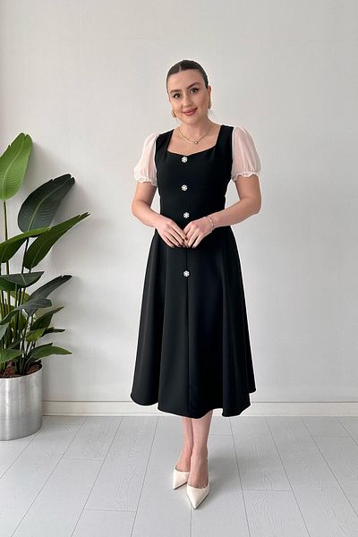MaziButik Μαύρο φόρεμα με μανίκια από τούλι