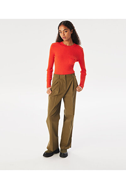 Twist Simple Knitwear with Epaulettes