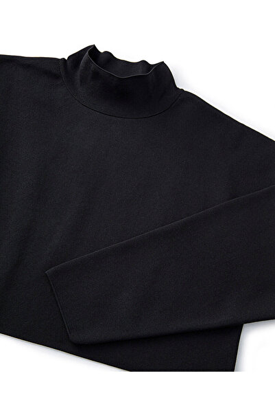 Twist Knitwear Crop Top - Simple Design