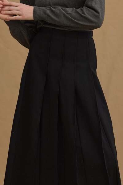 Fahhar Pleated Detailed Skirt Black
