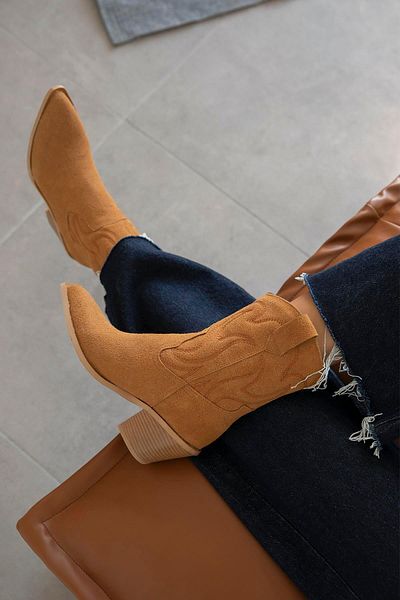 STRASWANS Hadley Women's Suede Heeled Boots Brown