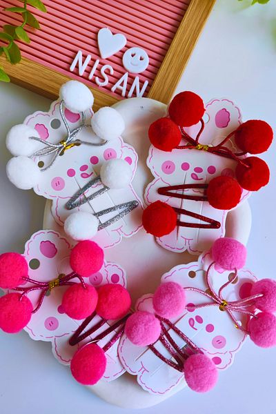 Nisankids Glittery Pompom Buckle Set (2 Pieces of Rubber, 2 Pieces of Snap Buckle)
