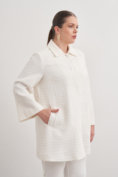 Aker Dokulu Kumaştan Detaylı Kap