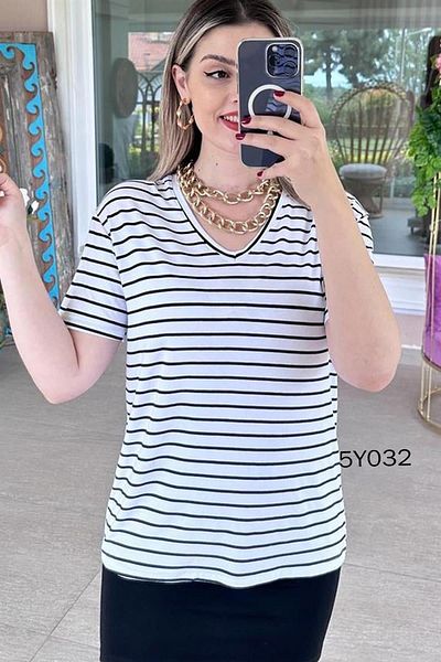 İnce Topuk تيشيرت فيسكوز مخطط برقبة على شكل حرف V 5y032