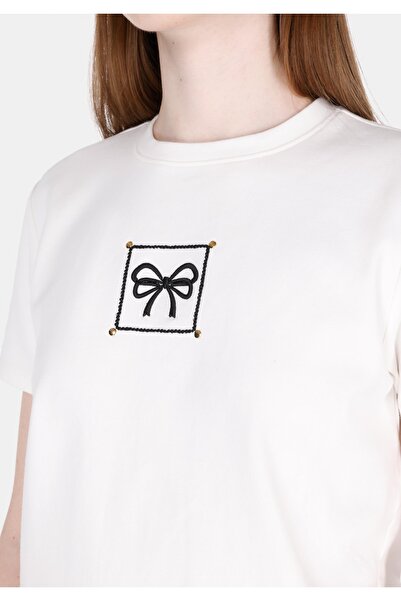 Colin's Γυναικείο λευκό κοντομάνικο μπλουζάκι με κανονική εφαρμογή με στρογγυλή λαιμόκοψη