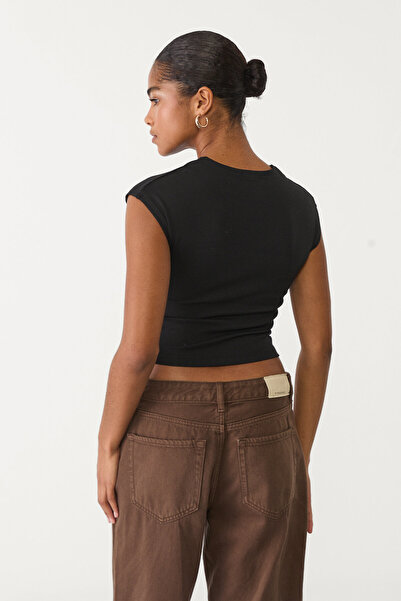 Stradivarius Basic fitted cropped T-shirt