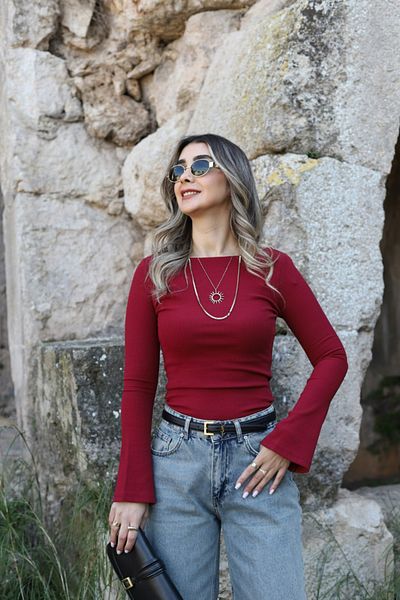 bytugcekaya Bluză spaniolă cu guler larg burgundă