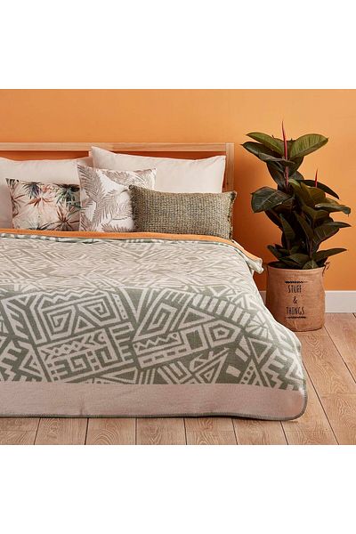 Bella Maison Arno 4 Piece Bedroom Set