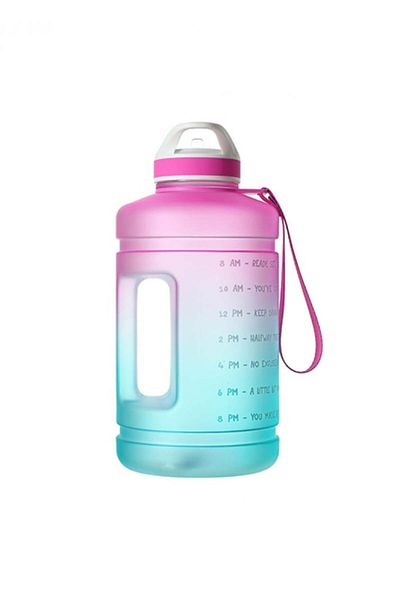 Miniso زجاجة مياه بلاستيكية متدرجة اللون بسعة كبيرة 2.2 لتر - وردي وأزرق
