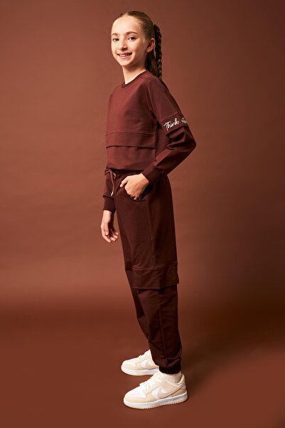 Perendi Κοριτσίστικο αθλητικό παντελόνι με λεπτομέρεια καπάκι τσέπης καφέ