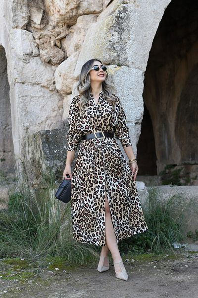 bytugcekaya Φόρεμα με ζώνη μπεζ λεοπάρ σχέδιο