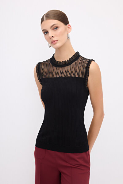 adL Tül Detaylı Kolsuz Bluz