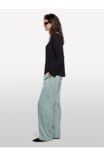 Sisley Women's Black 100% Viscose Relaxed Cut Side Slits Boat Neck Blouse