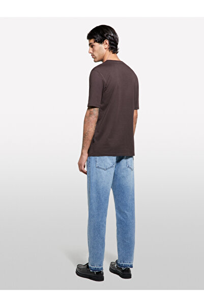 Sisley Ανδρικό μπλουζάκι με κοντό μανίκι, σκούρο καφέ, 100% βαμβάκι, κανονική εφαρμογή, με λαιμόκοψη