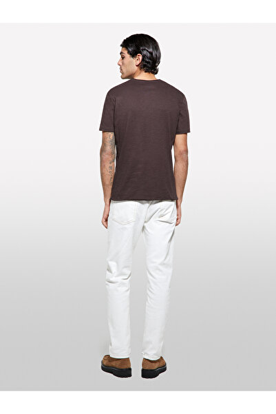 Sisley Ανδρικό μπλουζάκι σε σκούρο καφέ 100% βαμβάκι με λαιμόκοψη Slim Fit Slub
