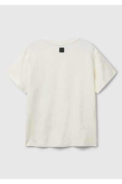 United Colors of Benetton Tricou cu imprimeu ecru pentru băiat cu etichetă cu logo pe spate