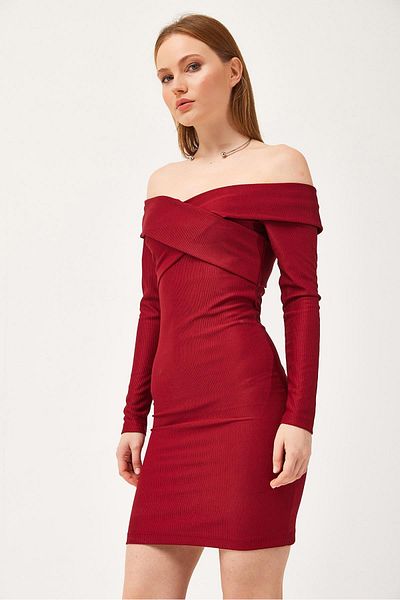 CALİENTE Φόρεμα με κολάρο Cross Model Claret Red