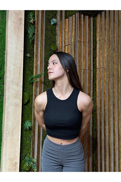 Kübra Tekstil Crop/bluză neagră cu gât cu șarmuire pentru femei