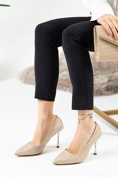 Deery Pantofi cu toc stiletto de culoare aurie
