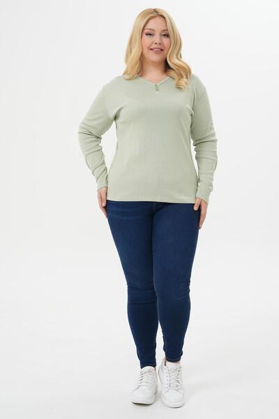 Siyezen Plus Size Three Button Detailed Cotton Lycra Basic Blouse