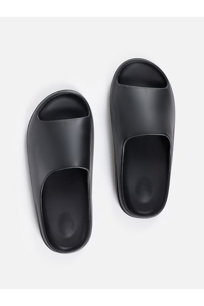 Colin's Men's Black Slippers
