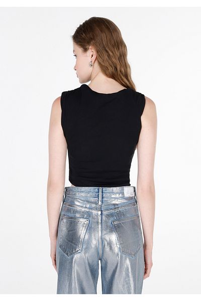 Colin's Women's Black T-Shirt - Sleeves