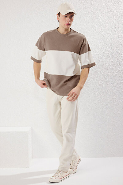 Trendyol Collection Πέτρινο μπλουζάκι με υπερμεγέθη/φαρδιά κοπή με υφή χρωματικής στάσης TMNSS25TS00065