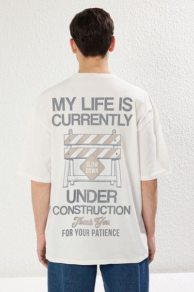 Trendyol Collection Εκρού Oversize εμπριμέ βαμβακερό μπλουζάκι - TMNSS25TS00114