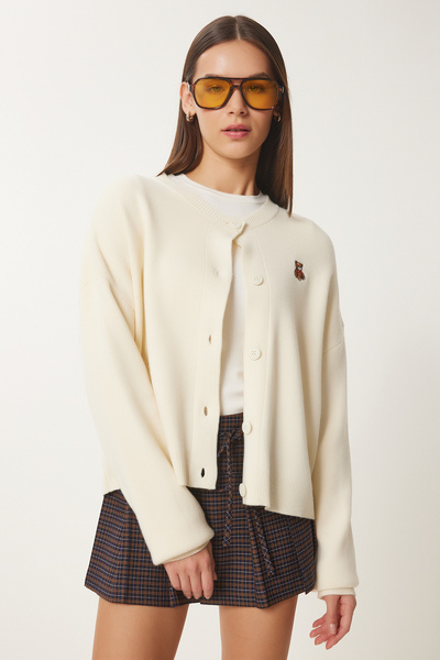 Happiness İstanbul Women's Bone Teddy Bear Embroidered Buttoned Seasonal Knitwear Cardigan Dp00229