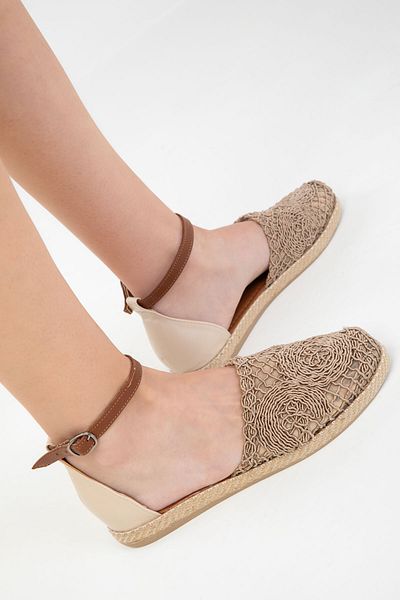 SOHO Γυναικεία σανδάλια Mink 15046