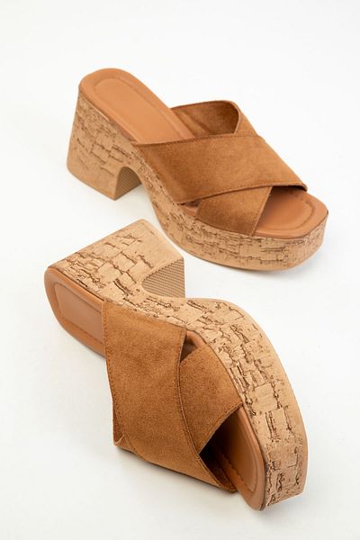 SOHO Klassische Damenschuhe mit Absatz aus hellbraunem Wildleder 20349