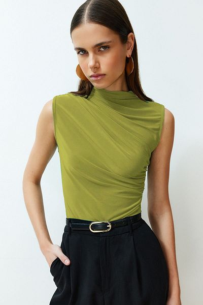 Trendyol Collection Apple Green Zero Sleeve összegyűjtött testhez illeszkedő rugalmas kötött blúz TWOSS24BZ00486