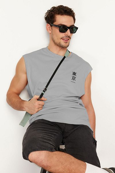 Trendyol Collection Távol-keleti mintás szürke, túlméretes sportoló póló - TMNSS23AL00007