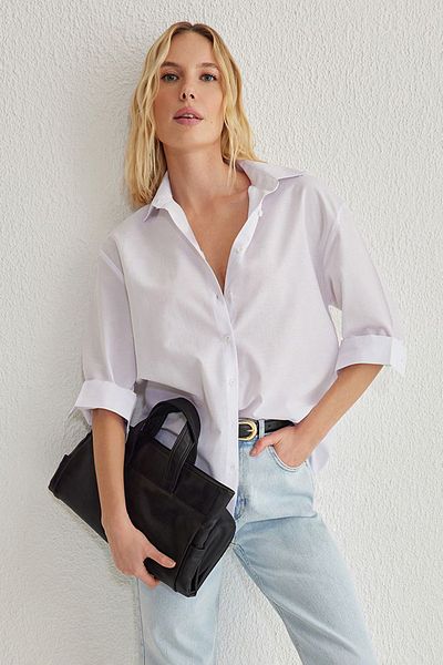 Trendyol Collection Bílá tkaná košile Regular Fit Twoss25Go00095